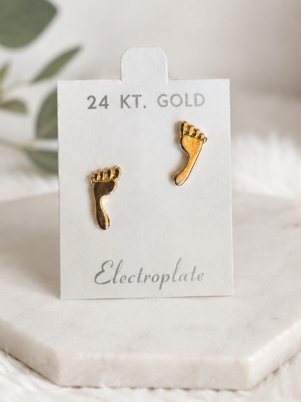 ✨ Vintage 24K Gold Electroplate Footprint Stud Earrings ✨